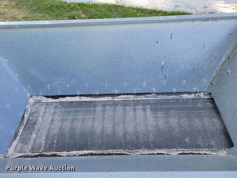 image for item JZ9141 Turfco SP-1530  top dresser