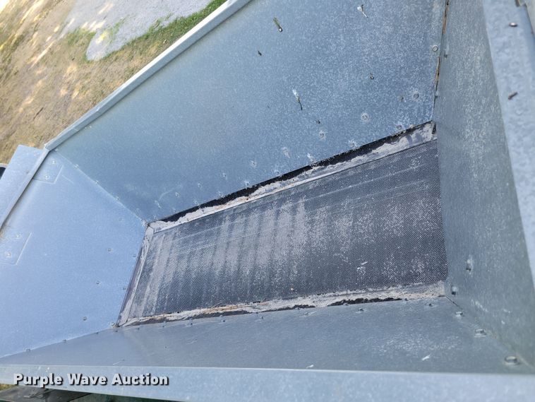 image for item JZ9141 Turfco SP-1530  top dresser