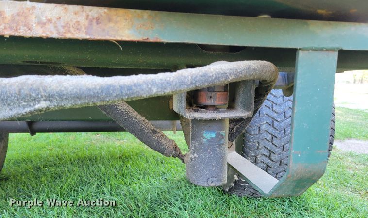 image for item JZ9141 Turfco SP-1530  top dresser
