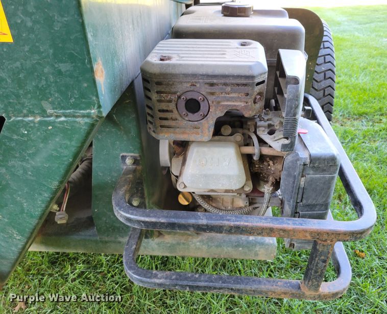 image for item JZ9141 Turfco SP-1530  top dresser