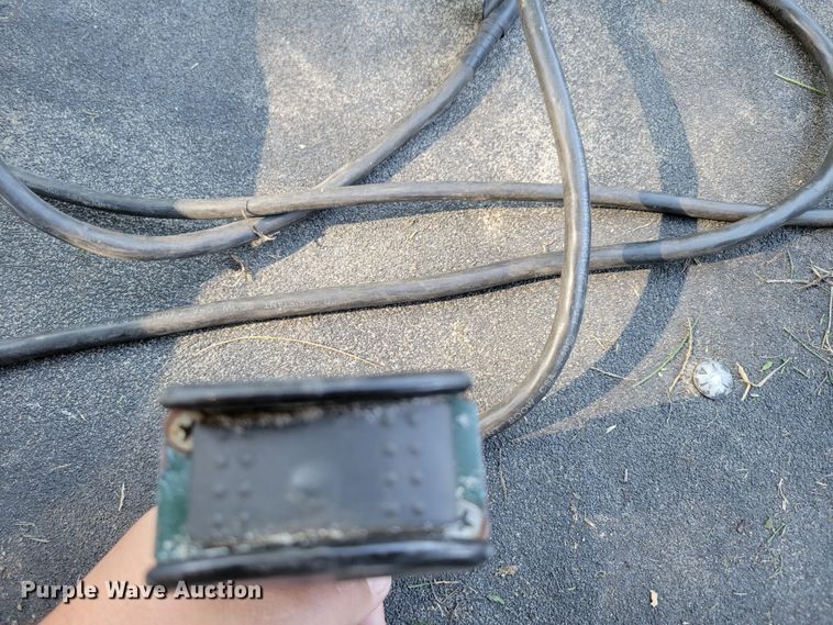 image for item JZ9141 Turfco SP-1530  top dresser