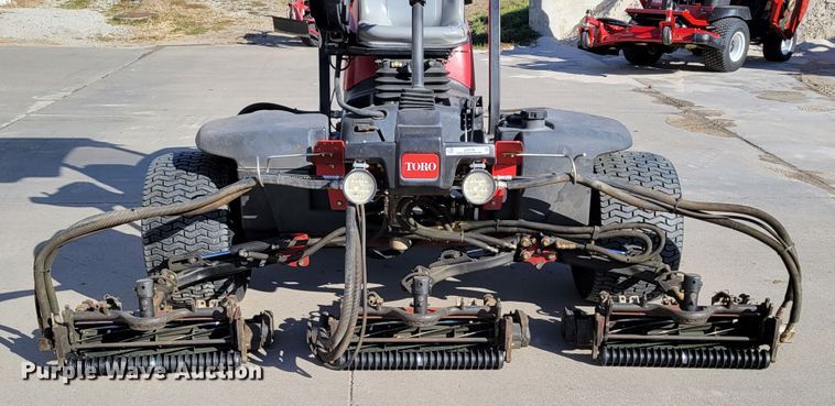 image for item JZ9144 2010 Toro Reelmaster 5410  reel mower