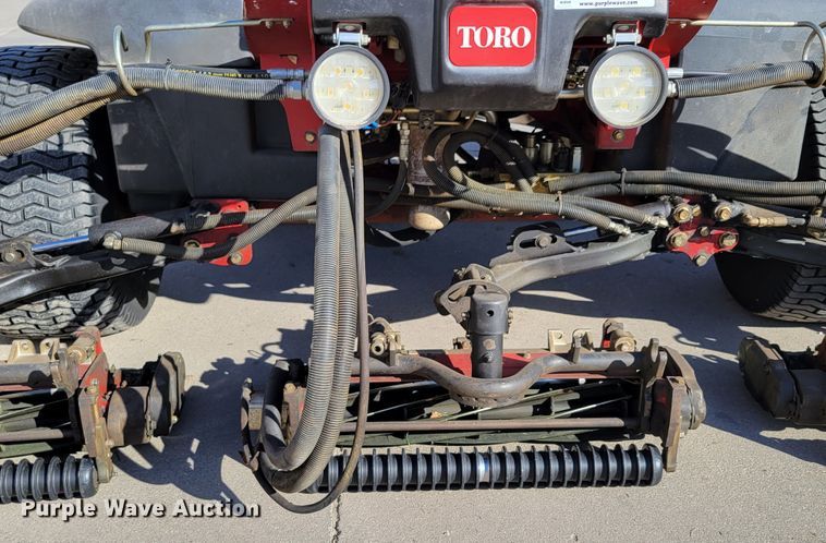 image for item JZ9144 2010 Toro Reelmaster 5410  reel mower