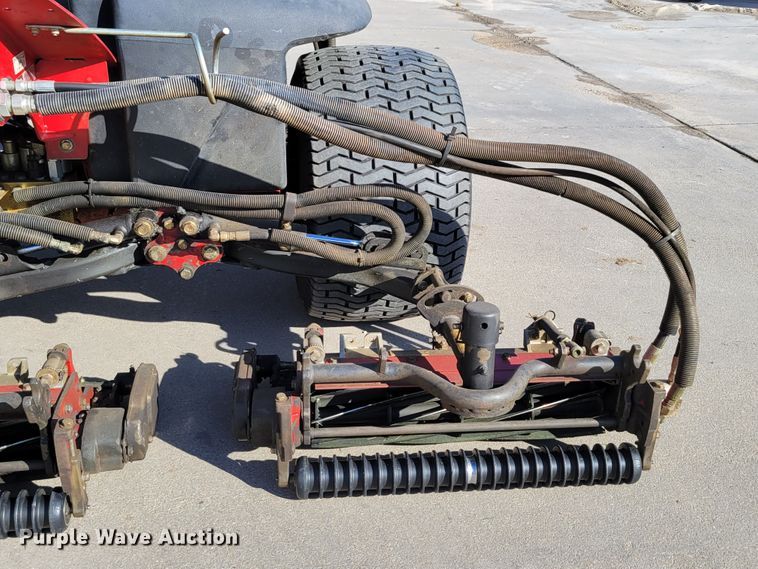 image for item JZ9144 2010 Toro Reelmaster 5410  reel mower