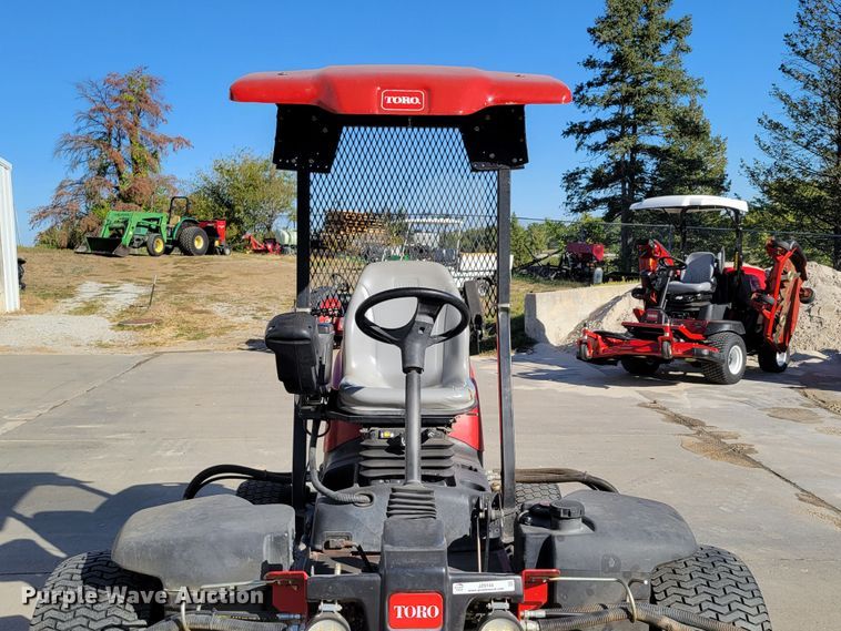 image for item JZ9144 2010 Toro Reelmaster 5410  reel mower