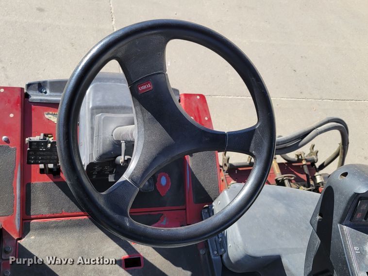 image for item JZ9144 2010 Toro Reelmaster 5410  reel mower