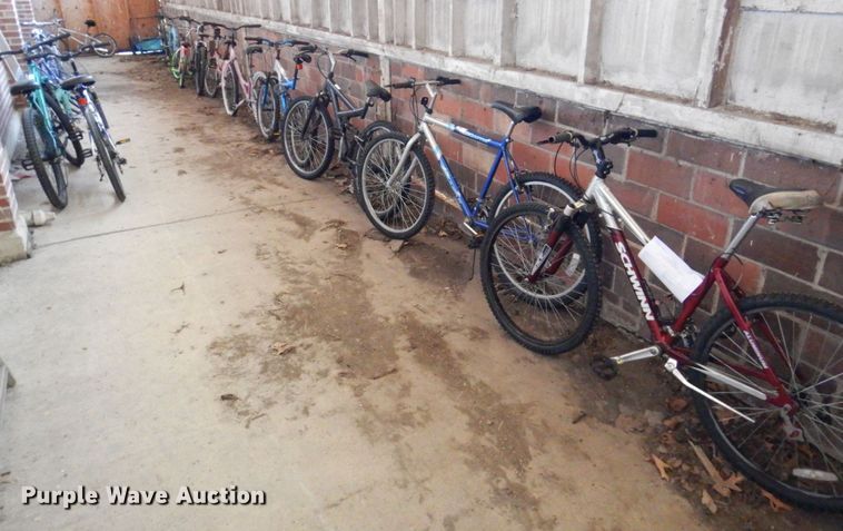 image for item KF9455 Approximately 40 bicycles