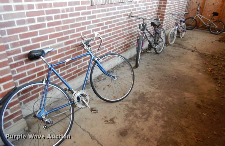 image for item KF9455 Approximately 40 bicycles