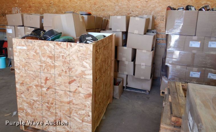 image for item KF9459 (5) pallets of traffic signals