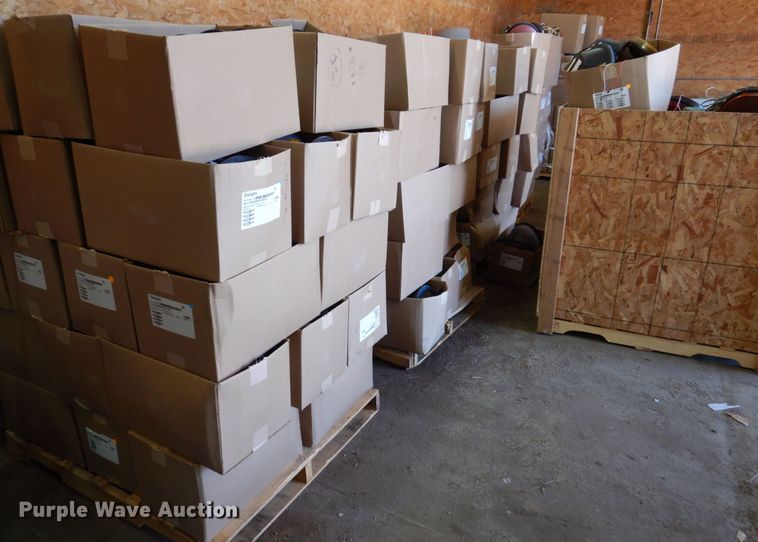 image for item KF9459 (5) pallets of traffic signals