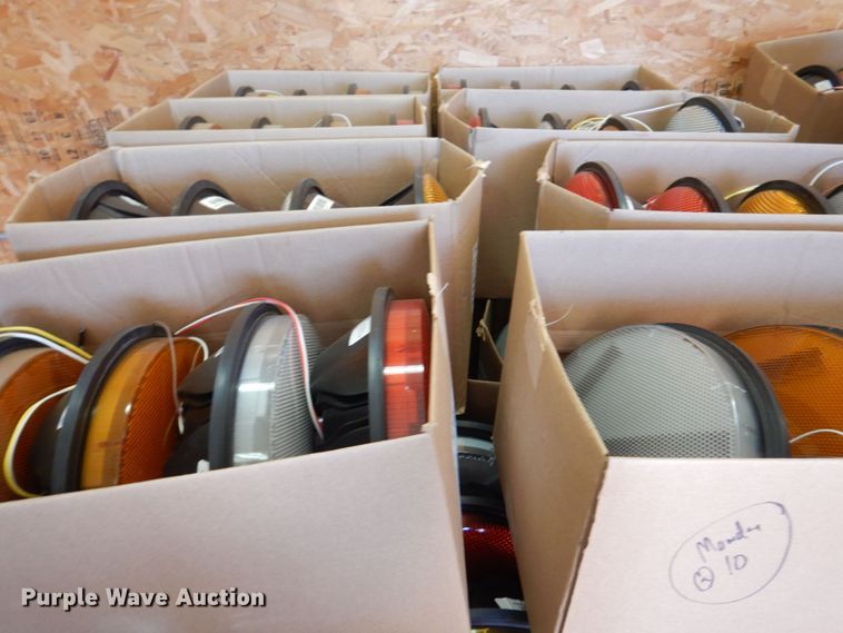 image for item KF9459 (5) pallets of traffic signals