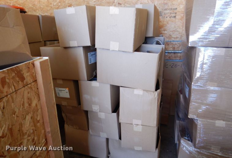 image for item KF9459 (5) pallets of traffic signals