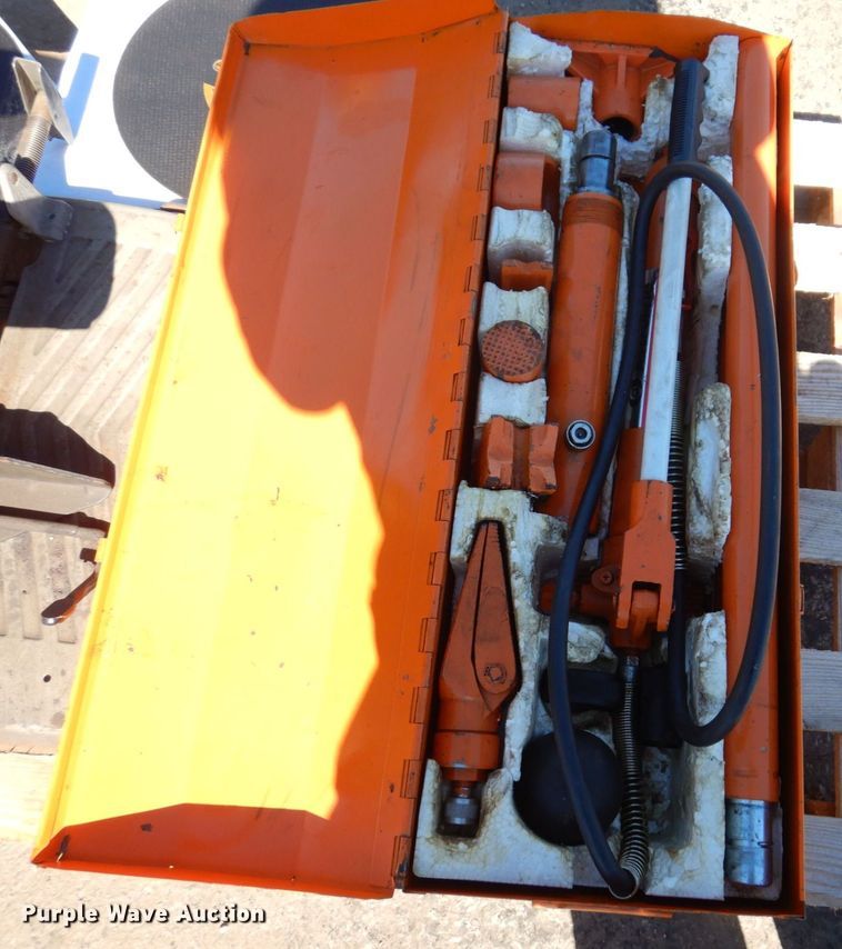 image for item KF9460 DeWalt D28715  metal saw