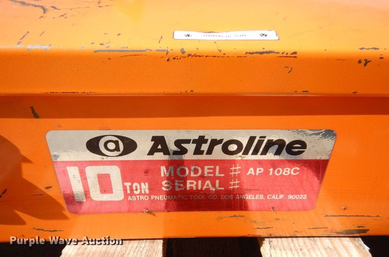 image for item KF9460 DeWalt D28715  metal saw