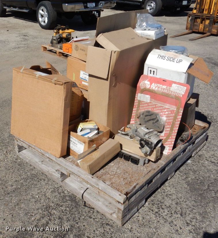 image for item KF9461 Pallet of automotive parts
