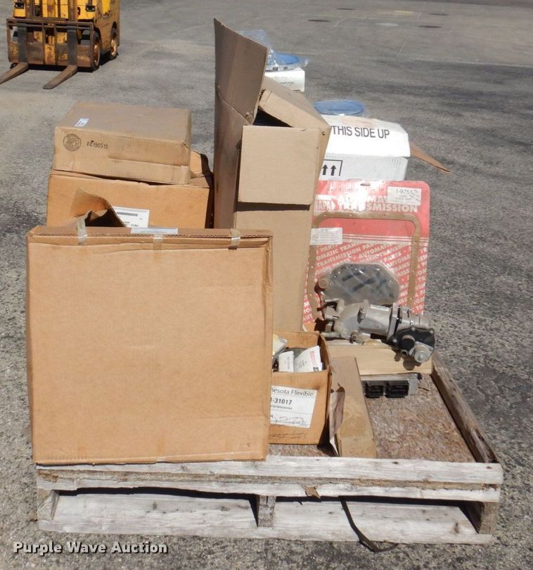 image for item KF9461 Pallet of automotive parts