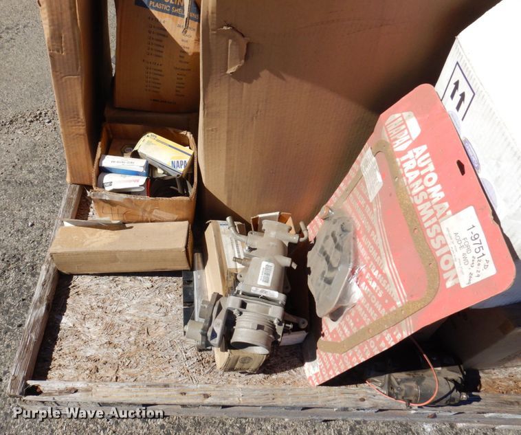 image for item KF9461 Pallet of automotive parts