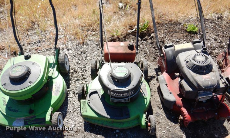 image for item KF9463 (7) lawn mowers