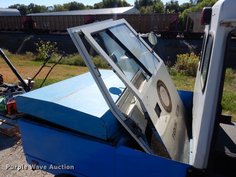 image for item KF9466 1991 Cushman Trusckster  utility vehicle