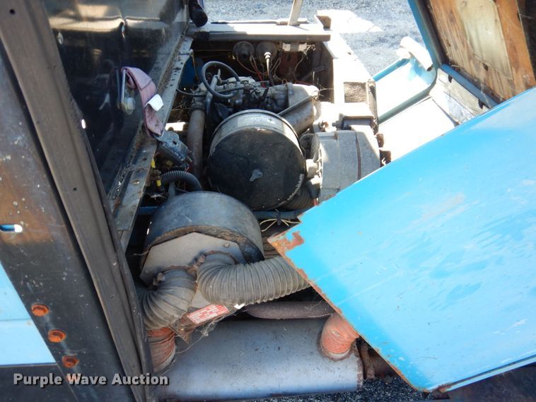 image for item KF9466 1991 Cushman Trusckster  utility vehicle