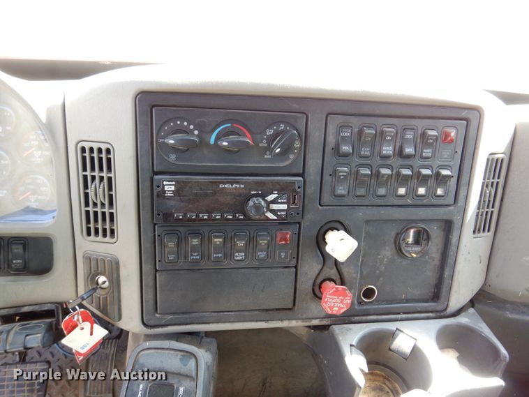 image for item KF9490 2010 International 7400  dump truck