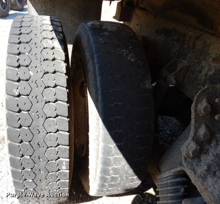 image for item KF9490 2010 International 7400  dump truck