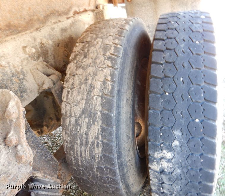 image for item KF9490 2010 International 7400  dump truck