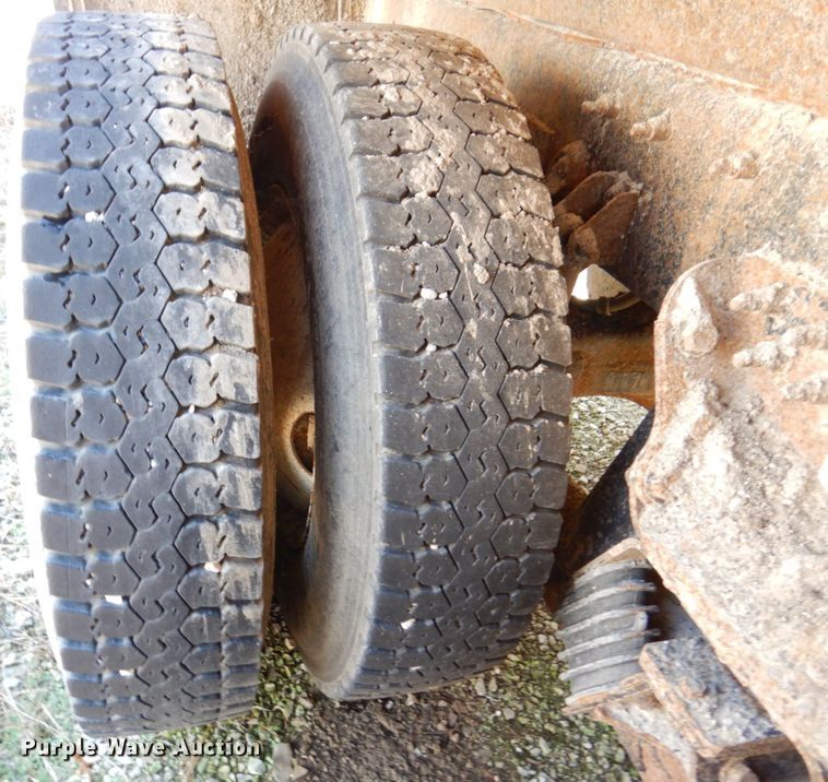 image for item KF9490 2010 International 7400  dump truck