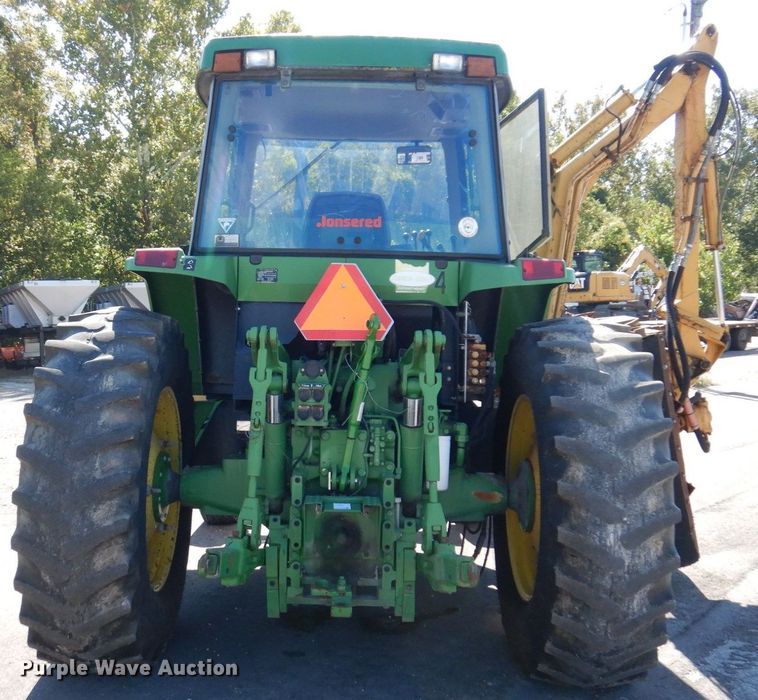 image for item KF9492 2000 John Deere 7210  tractor