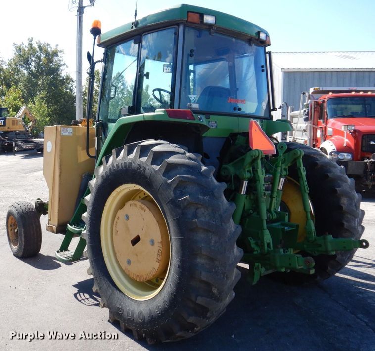 image for item KF9492 2000 John Deere 7210  tractor