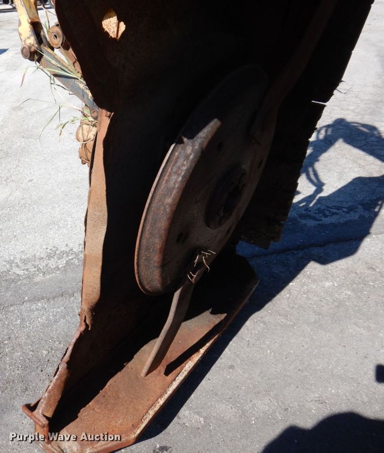 image for item KF9492 2000 John Deere 7210  tractor