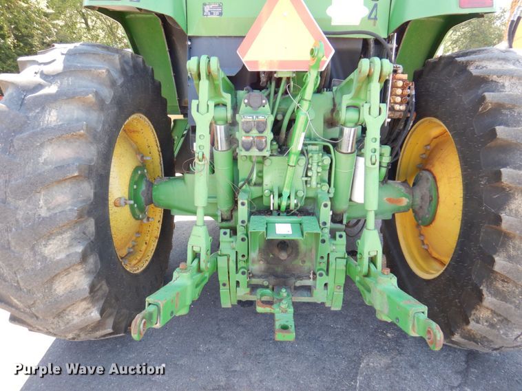 image for item KF9492 2000 John Deere 7210  tractor