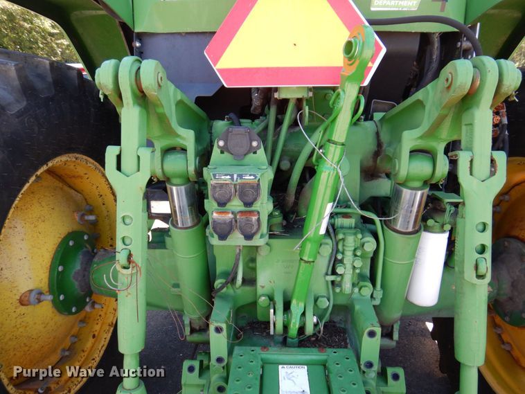 image for item KF9492 2000 John Deere 7210  tractor