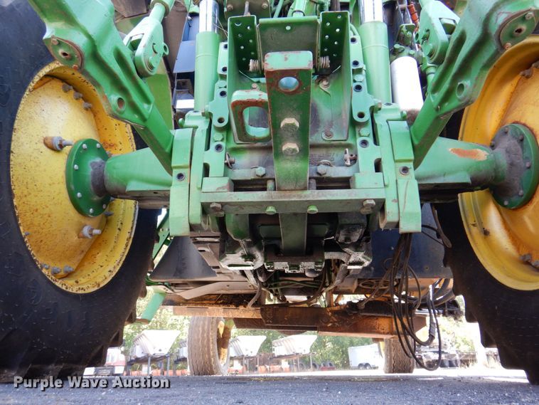 image for item KF9492 2000 John Deere 7210  tractor