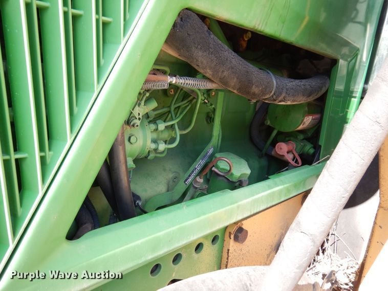 image for item KF9492 2000 John Deere 7210  tractor