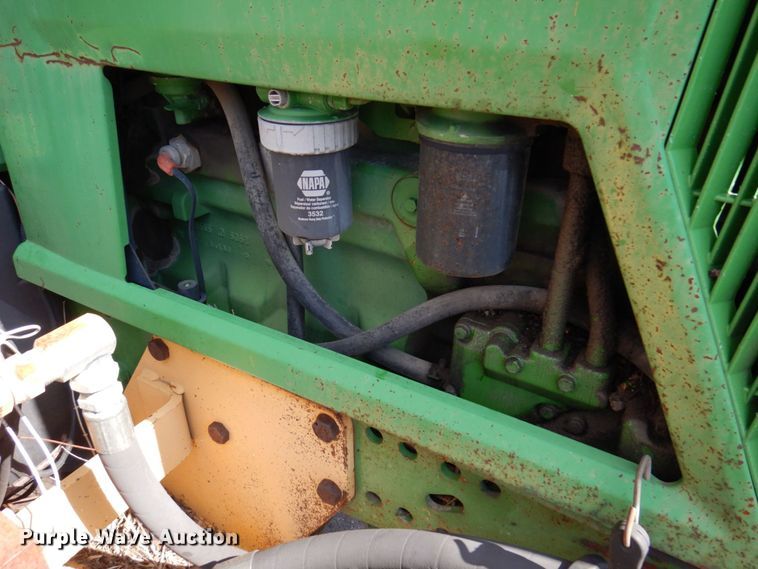 image for item KF9492 2000 John Deere 7210  tractor