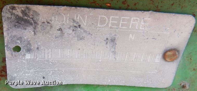 image for item KF9492 2000 John Deere 7210  tractor