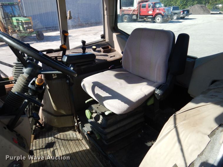 image for item KF9493 2006 John Deere 6615  tractor