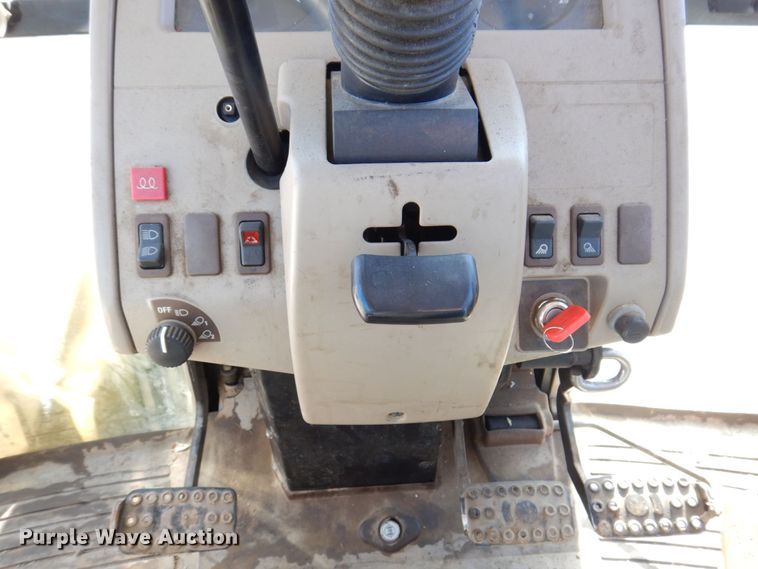 image for item KF9493 2006 John Deere 6615  tractor