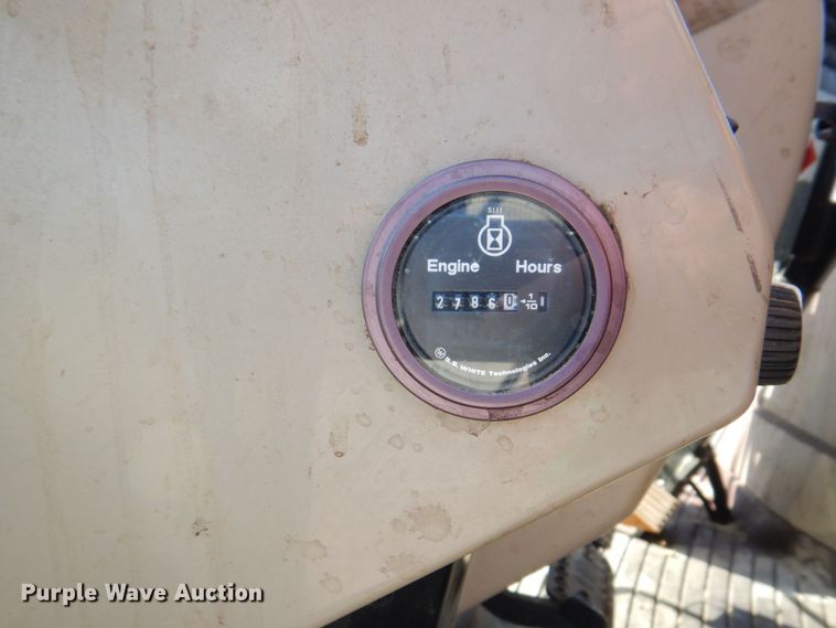 image for item KF9493 2006 John Deere 6615  tractor