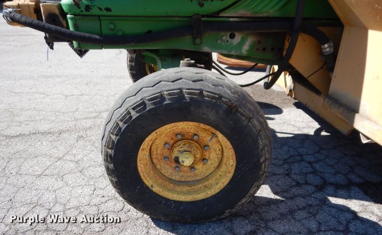 image for item KF9493 2006 John Deere 6615  tractor