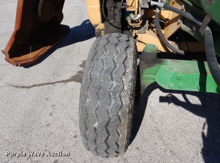 image for item KF9493 2006 John Deere 6615  tractor