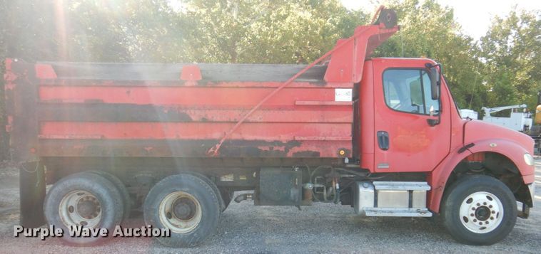 image for item KF9496 2005 Freightliner M2  dump truck