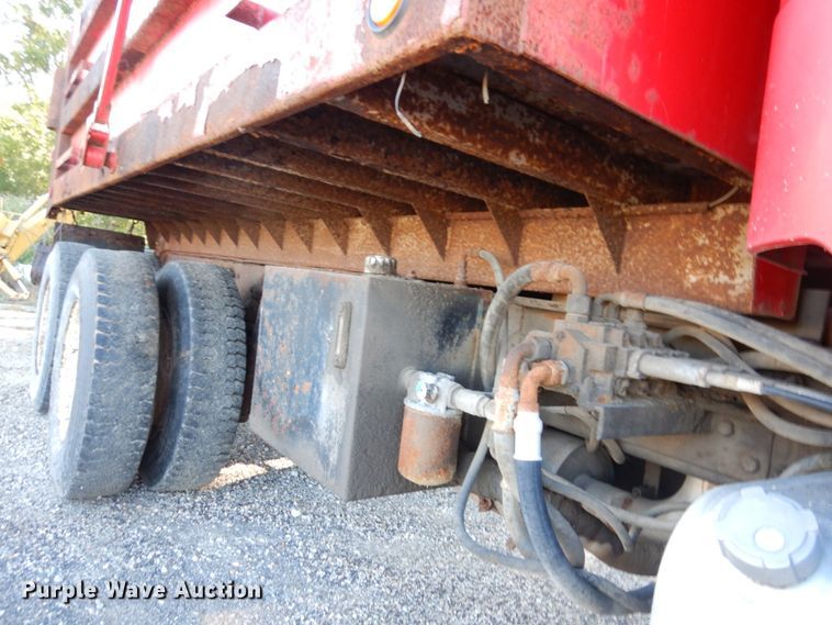 image for item KF9496 2005 Freightliner M2  dump truck