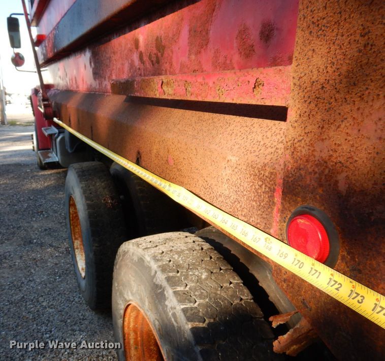 image for item KF9496 2005 Freightliner M2  dump truck