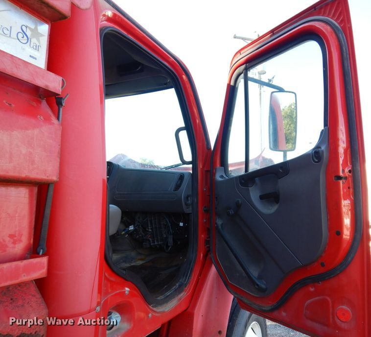 image for item KF9496 2005 Freightliner M2  dump truck