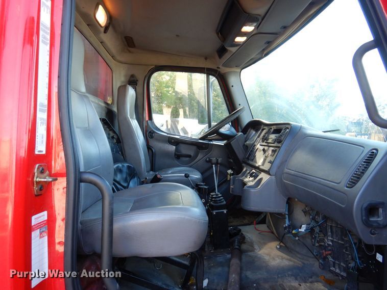 image for item KF9496 2005 Freightliner M2  dump truck