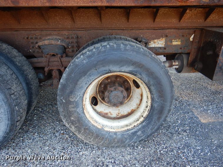 image for item KF9496 2005 Freightliner M2  dump truck