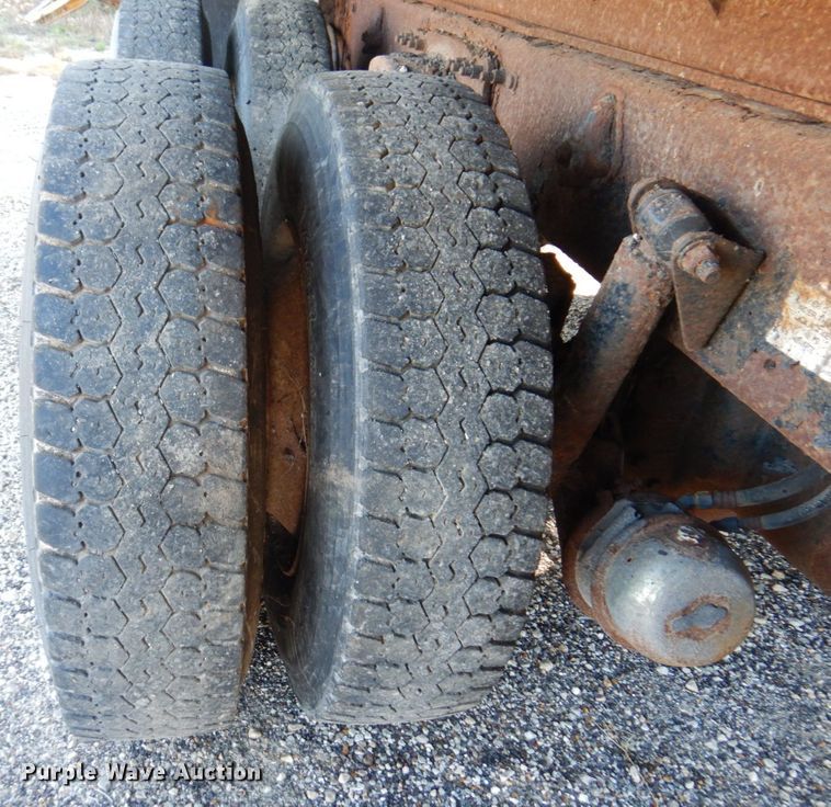 image for item KF9496 2005 Freightliner M2  dump truck