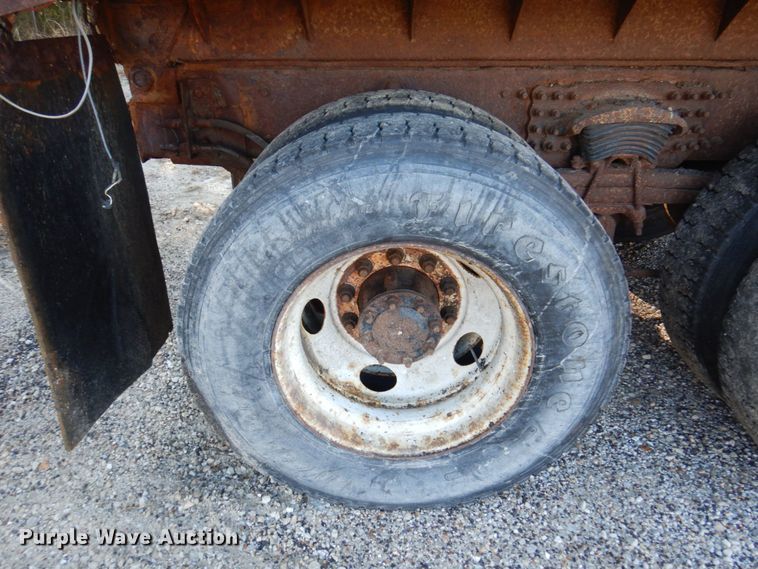 image for item KF9496 2005 Freightliner M2  dump truck